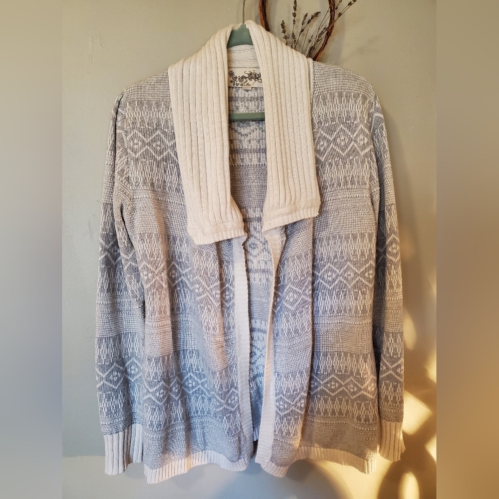 Adventura Organic Cotton Woven Gray and Cream Print Cardigan